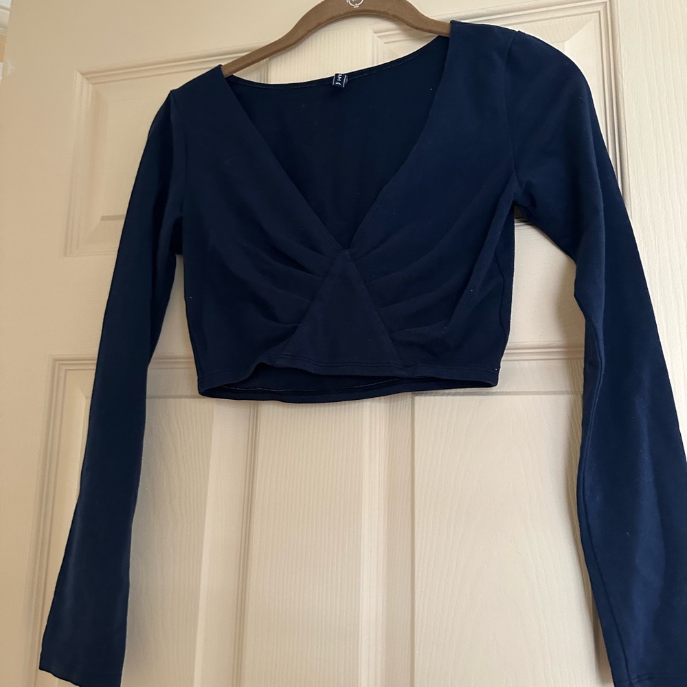 Emma & Sam navy crop top